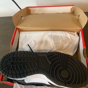 Nike Dunks High (GS) 6Y Never Worn